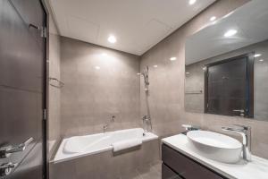 Fotografie z fotogalerie ubytování ALH Vacay - Amazing 2 Bedrooms in Merano Tower v Dubaji
