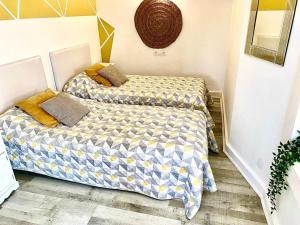 Posteľ alebo postele v izbe v ubytovaní Lovely 2 Bed Apartment in Alcalali