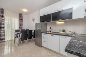 Gallery image of Apartmani Jelena in Seget Vranjica