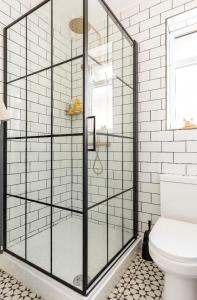 Ένα μπάνιο στο Lovely house (Ealing, London) +47 φωτογραφίες