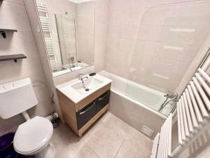 Koupelna v ubytování At the TOP Plaza Studio