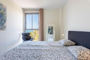Postel nebo postele na pokoji v ubytování 89-Penthouse Apartment with Stunning Views, Fuengirola + 29 fotografií