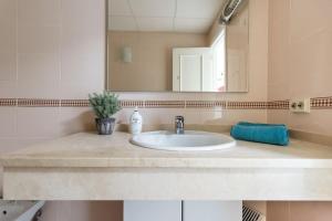 Koupelna v ubytování 89-Penthouse Apartment with Stunning Views, Fuengirola