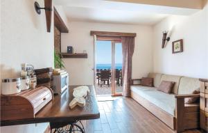 Posezení v ubytování Amazing Home In Makarska With Sauna