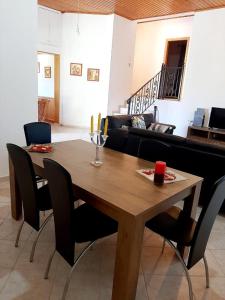 A seating area at Vasiliki's House Zacharo , 27054 , Ilias