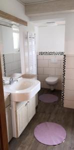 Koupelna v ubytování Apartment Auszeit mit Küche viel Ruhe und Natur