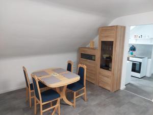 Η κουζίνα ή μικρή κουζίνα στο Bruno's Ferienwohnung