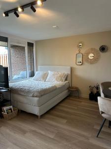 Afbeelding uit fotogalerij van Studio aan de Maas in Zwijndrecht