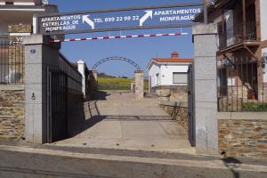 Zdjęcie z galerii obiektu Apartamentos Rurales Monfragüe w mieście Torrejón el Rubio