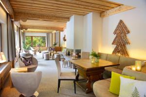 Posezení v ubytování Hotel Grüner Wald