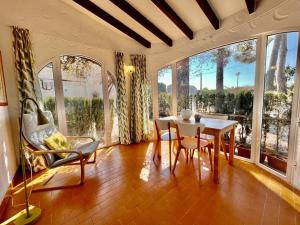 Posezení v ubytování Cristina by Sun & Sea Homes