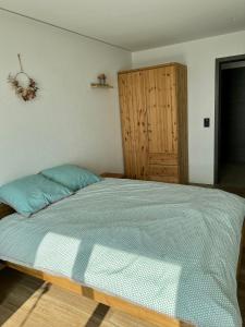 Letto o letti in una camera di Appartement moderne avec vue panoramique à Jongny proche de Montreux