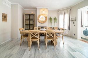 Posezení v ubytování GC - Spacious flat in Golden beach Marbella