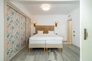Postel nebo postele na pokoji v ubytování GC - Spacious flat in Golden beach Marbella