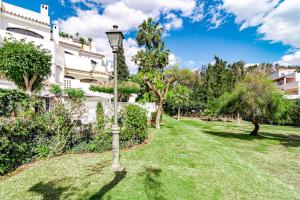 Zahrada ubytování GC - Spacious flat in Golden beach Marbella