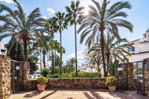 Zahrada ubytování GC - Spacious flat in Golden beach Marbella
