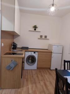 Η κουζίνα ή μικρή κουζίνα στο Útulný apartmán v centre BB