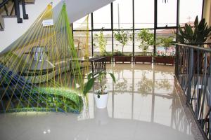 Rõdu või terrass majutusasutuses Nice Hotel Yerevan