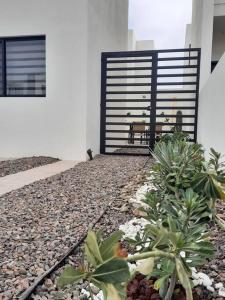 Foto dalla galleria di Beautiful new house with pool club a Los Bledales
