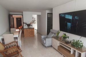 Imagen de la galería de VP01 Apto Valledupar, buena vista, cómodo, tranquilo, perfecto para trabajar o estar en familia!, en Valledupar 4 fotos más