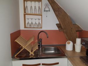 Kuchyň nebo kuchyňský kout v ubytování Les 7 Tilleuls - Chambres d'hôtes