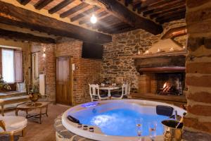 Kép San Lazzo Luxury Room - ROOM & PERSONAL SPA szállásáról Castiglion Fiorentinóban a galériában