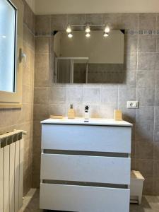 Ένα μπάνιο στο Appartamento Verdi, a 100 metri dal mare. +13 φωτογραφίες