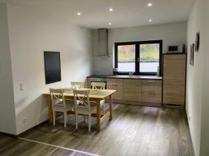 Η κουζίνα ή μικρή κουζίνα στο Wohnung in Schalkenbach-Vinxt