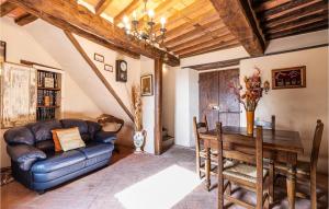 Posedenie v ubytovaní 3 Bedroom Cozy Home In Sorana