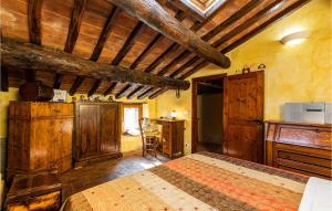 Łóżko lub łóżka w pokoju w obiekcie 3 Bedroom Cozy Home In Sorana