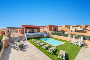 Bazén v ubytovaní Villa Ocean Paradise by Villa Plus alebo v jeho blízkosti