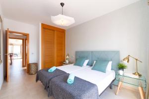 Posteľ alebo postele v izbe v ubytovaní Villa Ocean Paradise by Villa Plus + 15 fotografií