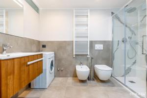 A bathroom at FEEL - Grand Alta Apartment Még 26 kép