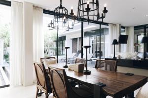Χώρος καθιστικού στο Villa Ambergris by Nakula