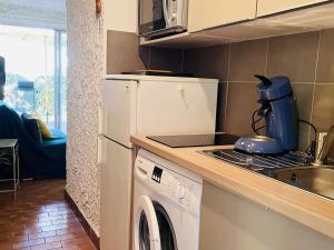 Zdjęcie z galerii obiektu Vacances à Lumio : Appartement 4 Couchages, Terrasse, Parking Privé, à 1km de la Plage - FR-1-63-325 w mieście Lumio