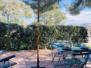 Zdjęcie z galerii obiektu Vacances à Lumio : Appartement 4 Couchages, Terrasse, Parking Privé, à 1km de la Plage - FR-1-63-325 w mieście Lumio