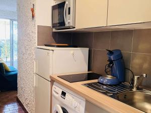Zdjęcie z galerii obiektu Vacances à Lumio : Appartement 4 Couchages, Terrasse, Parking Privé, à 1km de la Plage - FR-1-63-325 w mieście Lumio +16 zdjęć