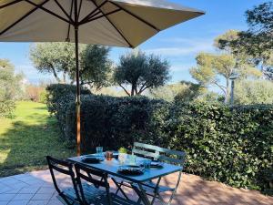 Zdjęcie z galerii obiektu Vacances à Lumio : Appartement 4 Couchages, Terrasse, Parking Privé, à 1km de la Plage - FR-1-63-325 w mieście Lumio