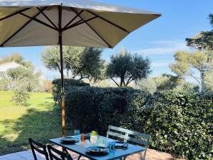 Zdjęcie z galerii obiektu Vacances à Lumio : Appartement 4 Couchages, Terrasse, Parking Privé, à 1km de la Plage - FR-1-63-325 w mieście Lumio