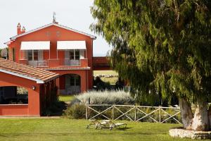 A garden outside Agriturismo Piani Della Marina