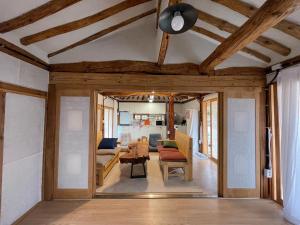 Posezení v ubytování Hanok Stay - JukRokJungSa