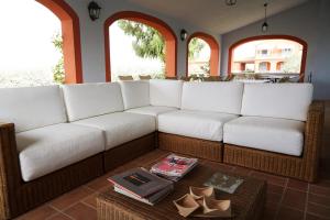 A seating area at Agriturismo Piani Della Marina