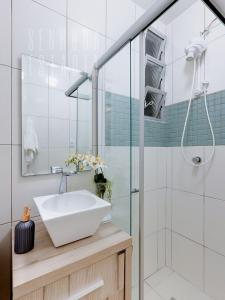 Ένα μπάνιο στο LUGA Excelente Apartamento WIFI 350mb no Centro +38 φωτογραφίες