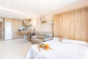 Posteľ alebo postele v izbe v ubytovaní Expoholidays- Apartaments Paseo Marítimo