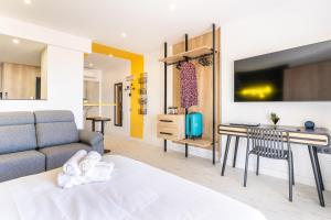 Posteľ alebo postele v izbe v ubytovaní Expoholidays- Apartaments Paseo Marítimo