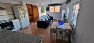 Kuchyňa alebo kuchynka v ubytovaní VILLA EN DENIA CON VISTAS AL MEDITERRANEO