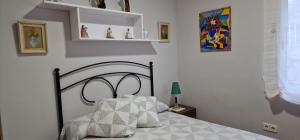Posteľ alebo postele v izbe v ubytovaní VILLA EN DENIA CON VISTAS AL MEDITERRANEO + 23 fotografií