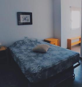 Łóżko lub łóżka w pokoju w obiekcie Luxury villa 20mts far from the sea