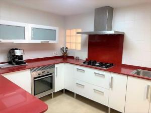 Kuchnia lub aneks kuchenny w obiekcie Luxury villa 20mts far from the sea