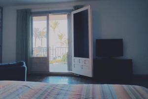 Łóżko lub łóżka w pokoju w obiekcie Luxury villa 20mts far from the sea